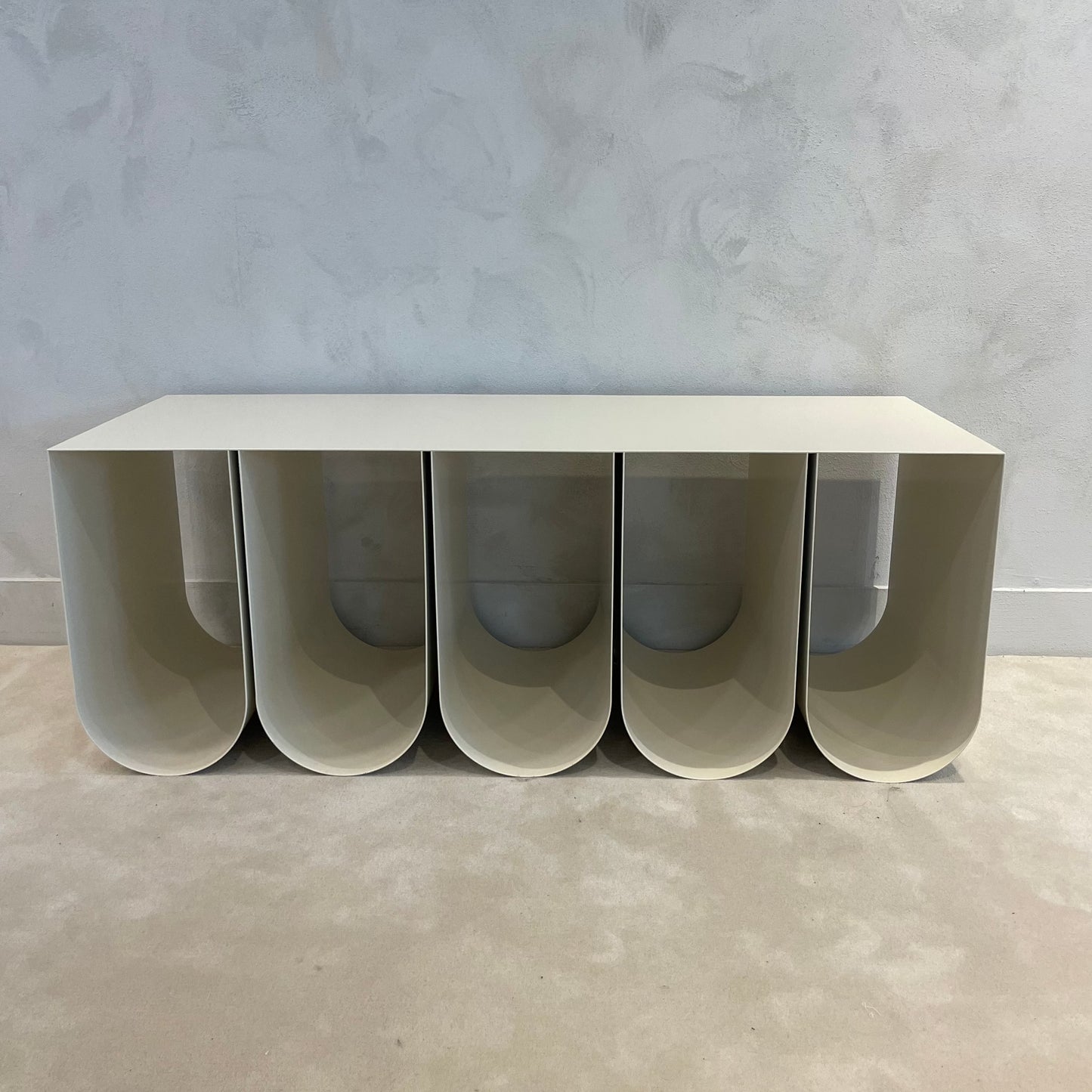 Curved Bench Ivory (DP)