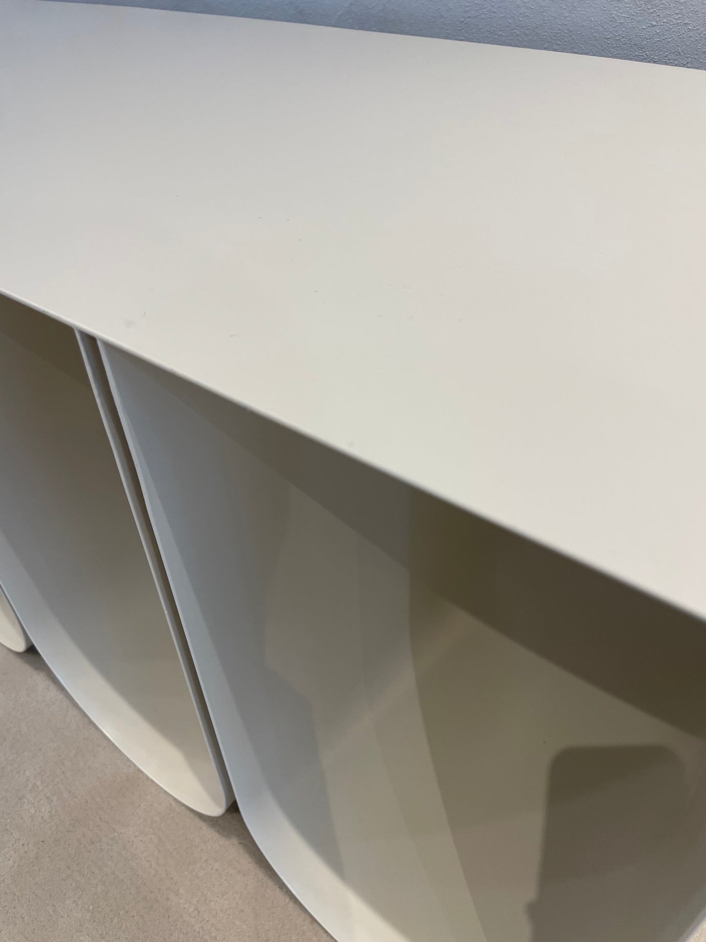 Curved Bench Ivory (DP)