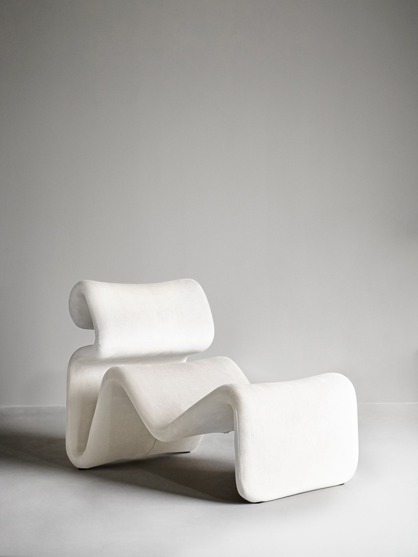 Etcetera Lounge Chair Cream White