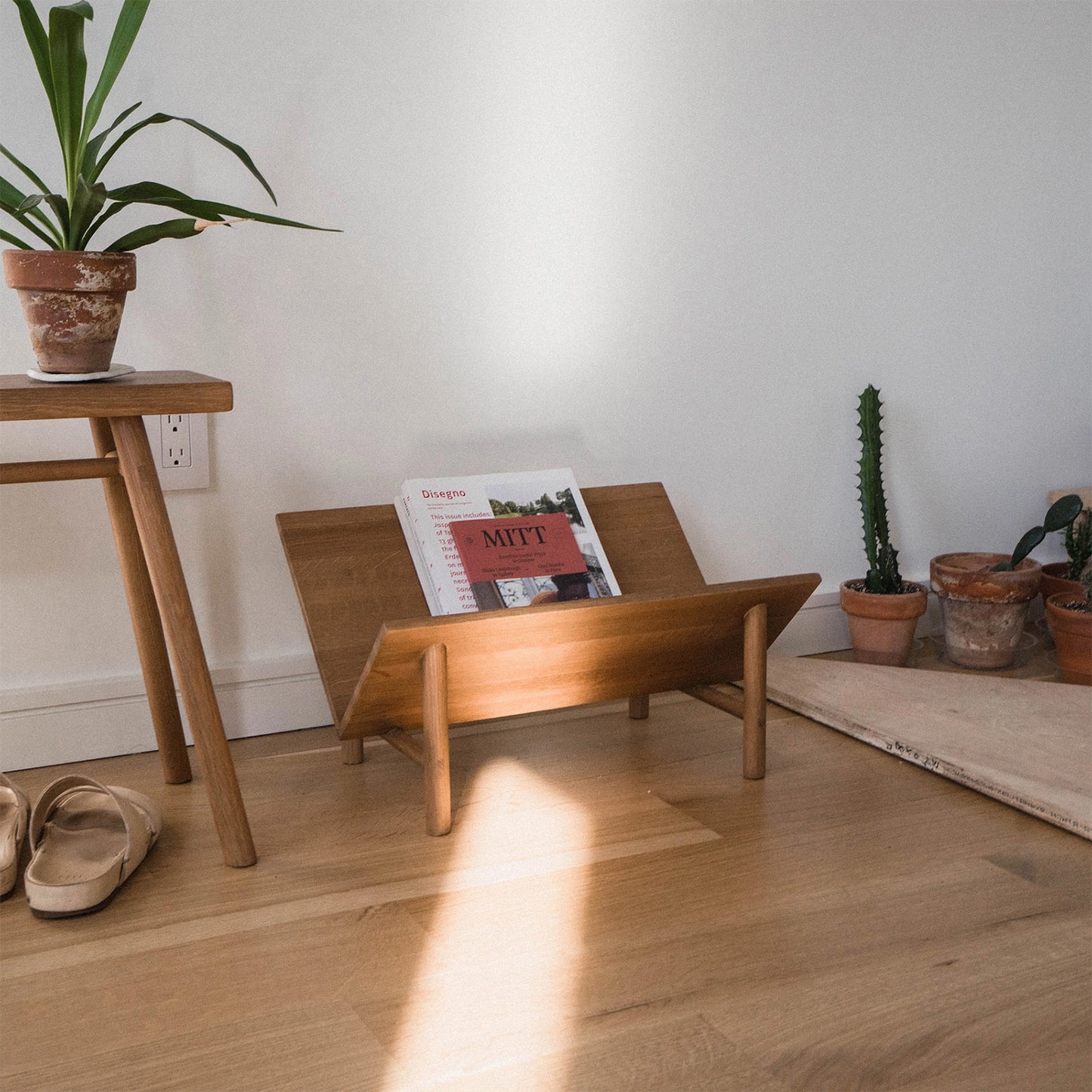 Rise Book Stand